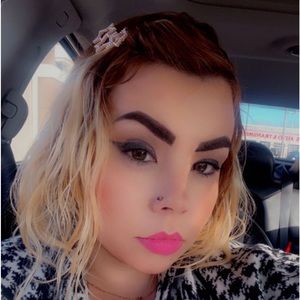 Hi It’s me the owner of this fabulous buisness MonarcasResale